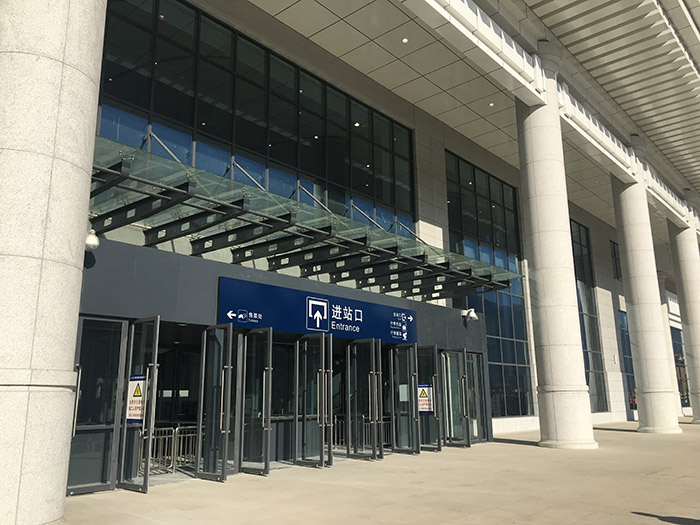 全國、省市政協(xié)委員體驗(yàn)蘭渝鐵路、視察階州廣場