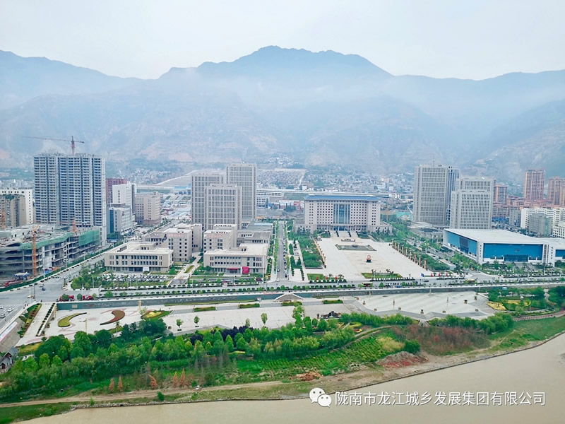 匠心傾注、喜封金頂——龍江?雙子座商住小區(qū)主體順利封頂