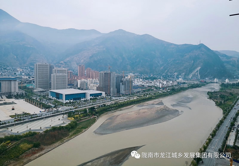 匠心傾注、喜封金頂——龍江?雙子座商住小區(qū)主體順利封頂