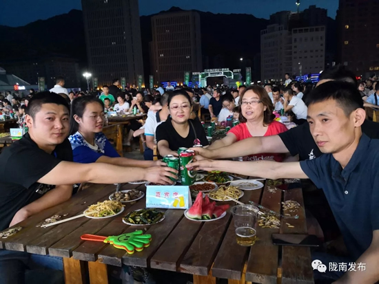 好嗨喲！隴南第一屆青島啤酒節(jié)開幕啦，為期8天