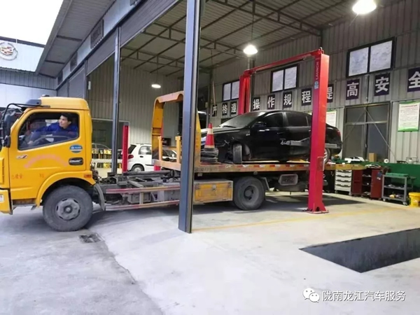 金錘鈑金，銀槍噴漆！龍江汽修值得信賴！